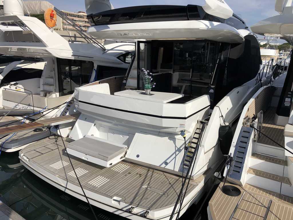 Galeon 470 skydeck-img1